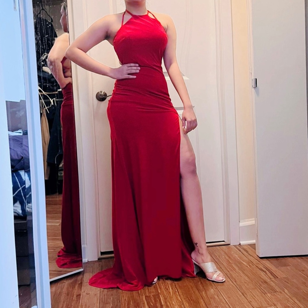 Red gown size M